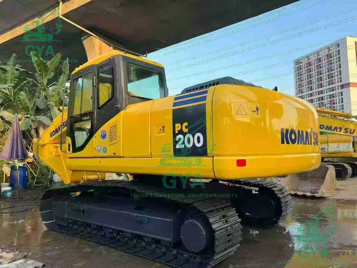 Used Komatsu PC110-7 excavator for export from China