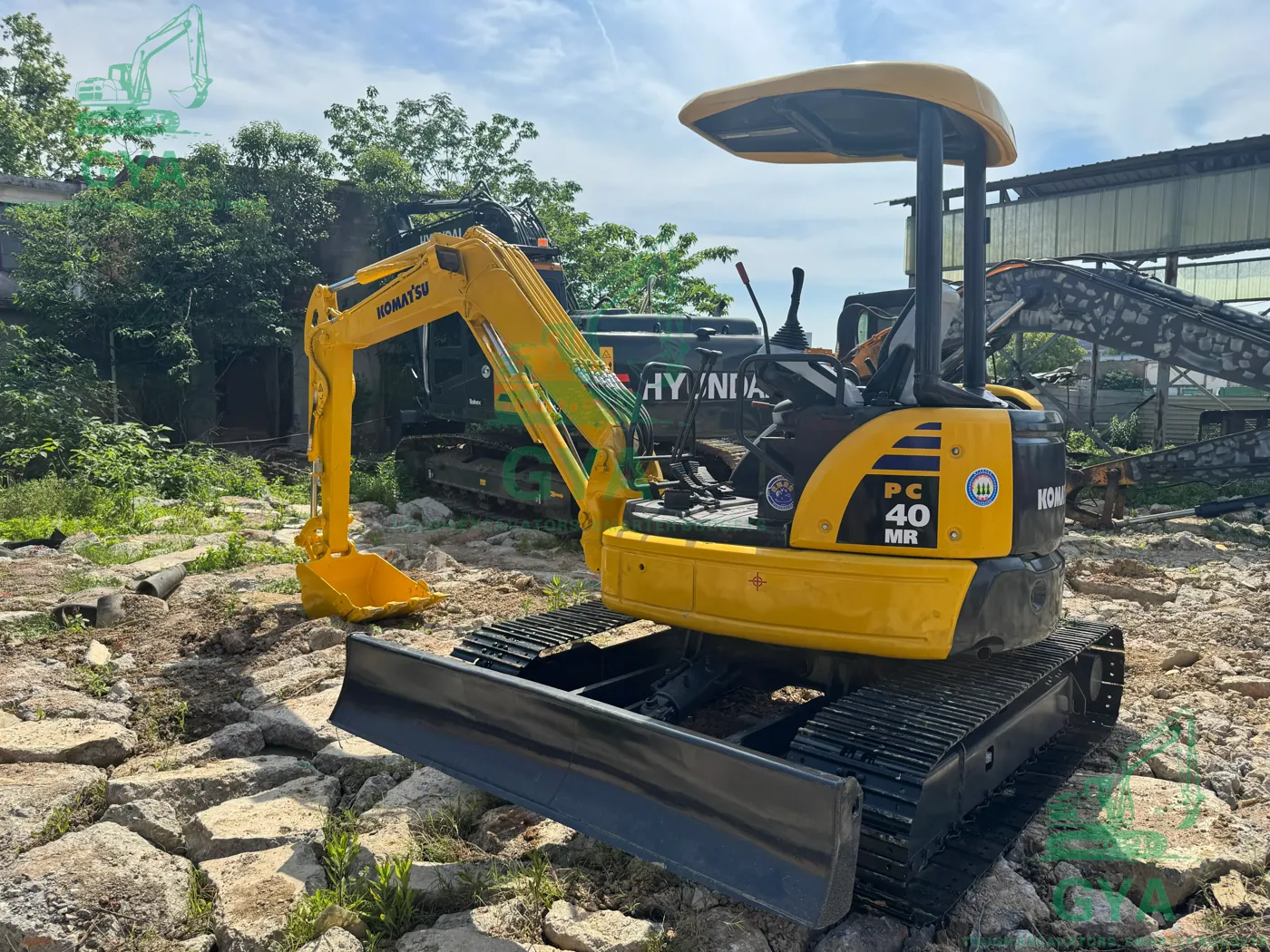 Used Komatsu PC40MR