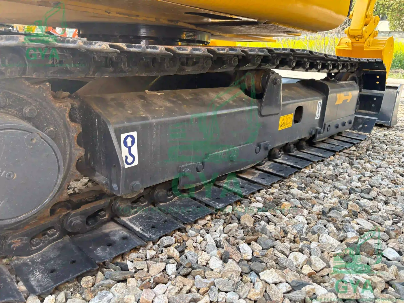 Used Komatsu PC550LC-11M0 excavator for export from China