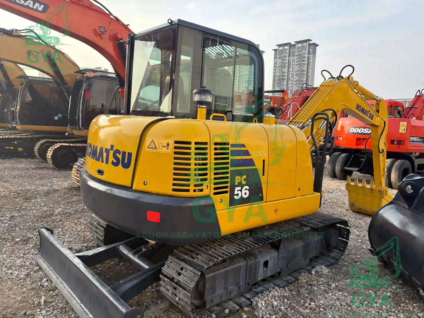 Used Komatsu PC600 excavator for export from China